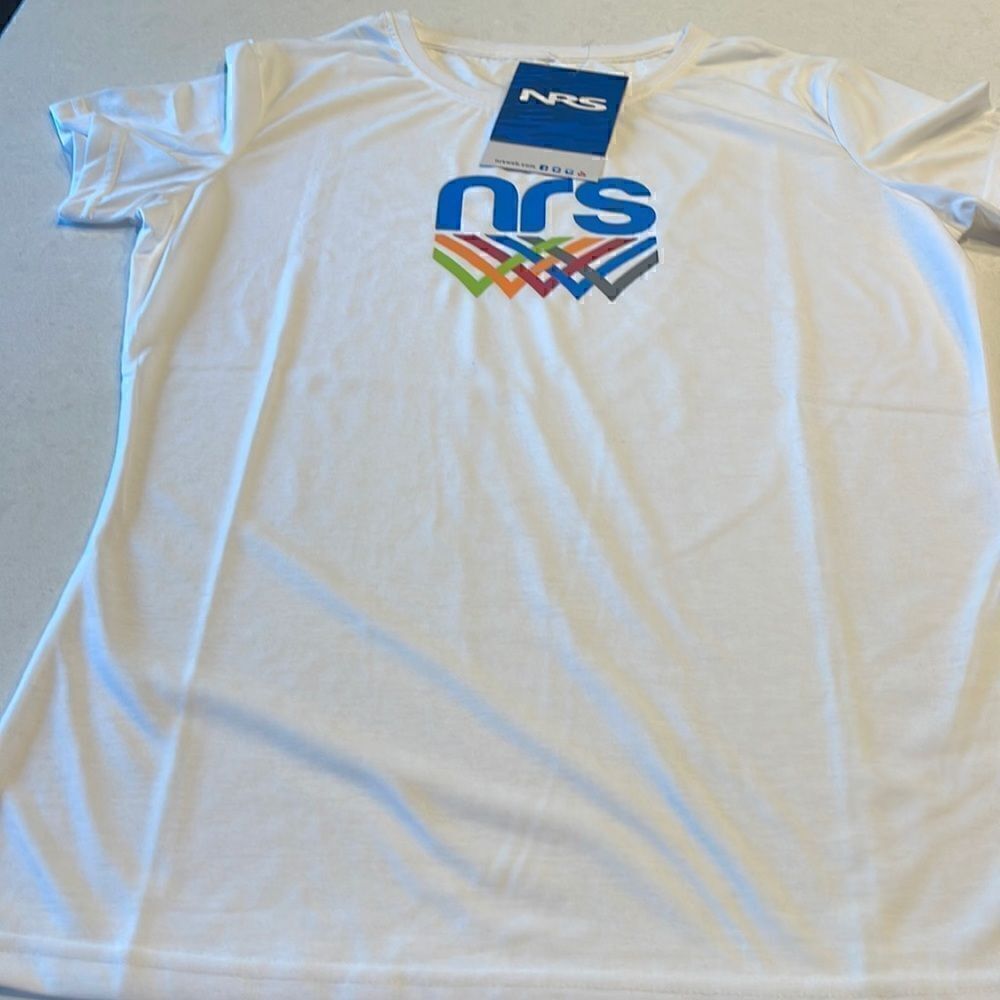 NRS women’s size large new with tags short sleeve shirt. Great find!